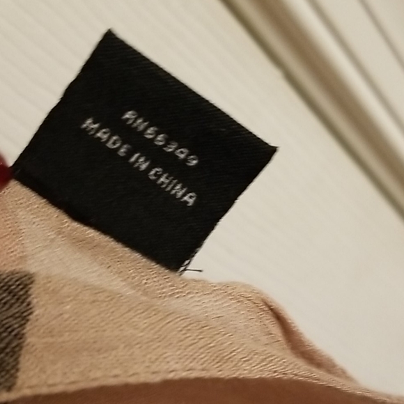 Fabulous scarf/wrap - Picture 7 of 7